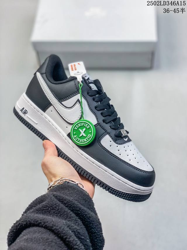 100 (福利特价) 简介：耐克Nike Air Force 1 Low 空军一号 Dior 联名 低帮百搭休闲运动板鞋。柔软、弹性十足的缓震性能和出色的中底设