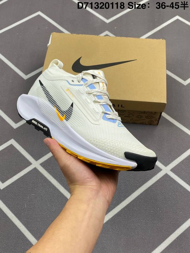 220 公司级Nike Reactx Pegasus Trail 5 Gtx 越野跑步鞋 登月兼顾迅疾外观和稳固脚感 后跟覆面和中足动态支撑巧妙融合 缔造稳定顺