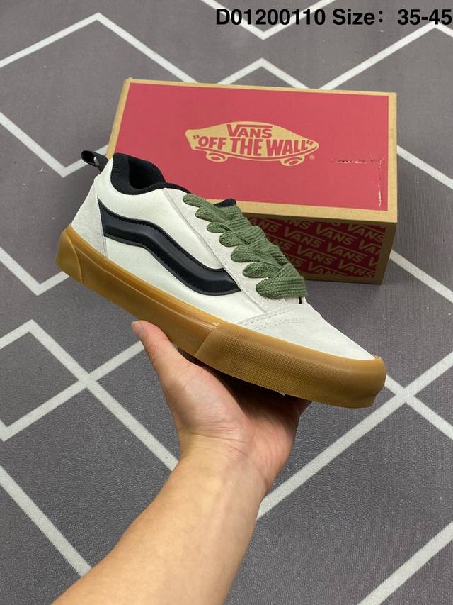 140 Vans Classics Knu Skool 苏格兰格纹拼接 厚鞋舌面包鞋 Vans联名超火的土豆鞋，复古经典，鞋头放大、包边上移加厚、鞋舌加厚。Va