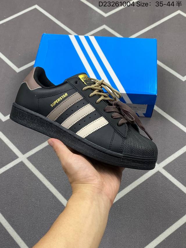 180 阿迪达斯 Adidas Superstar 三叶草经典贝壳头系列 新款休闲板鞋潮流男女士运动鞋 。鞋面柔软皮革材质 标志性的贝壳鞋头，锯齿三条纹，简约的