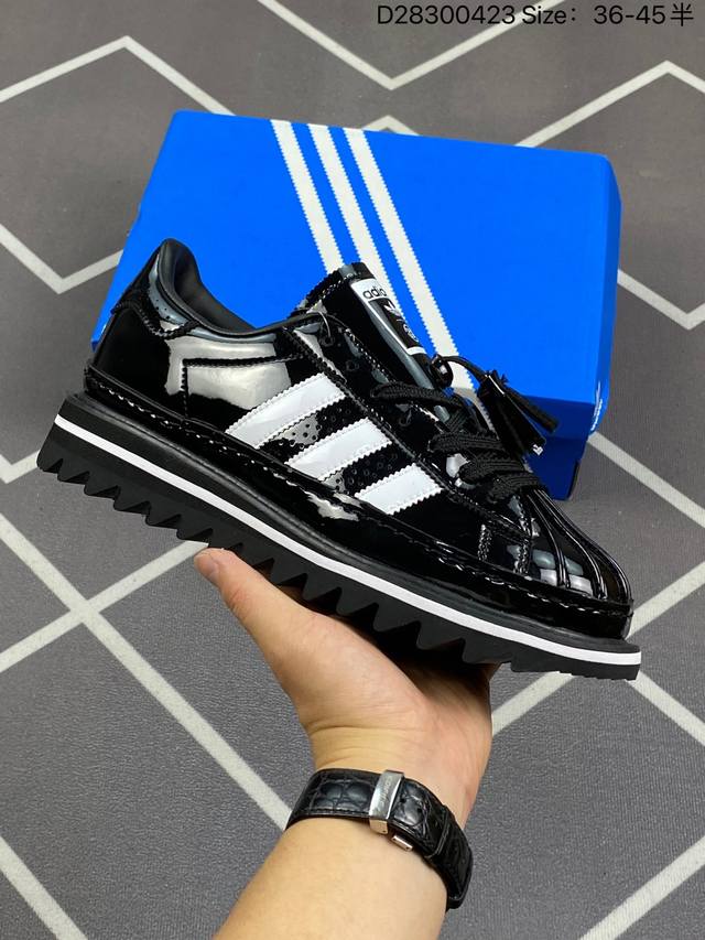 210 真标Clot X Adidas Originals Superstar 白色此款将贝壳头重新演绎，鞋身整体以Superstar为蓝本，搭配黑色三道杠Lo