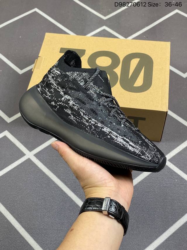 190 阿迪达斯Adida* Yeezy 380 Boost 椰子380 侃爷联名限定V3 中底 Boost 也确实如造型一样，厚度有大幅提升，缓震感更强，并且