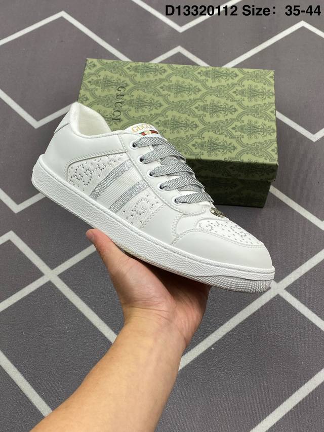 220 公司级Gucci Shoes 古驰 潮鞋系列 全新配套 古驰 Gucci 休闲板鞋 货号：43194 尺码：如图所示 编码：D13320112