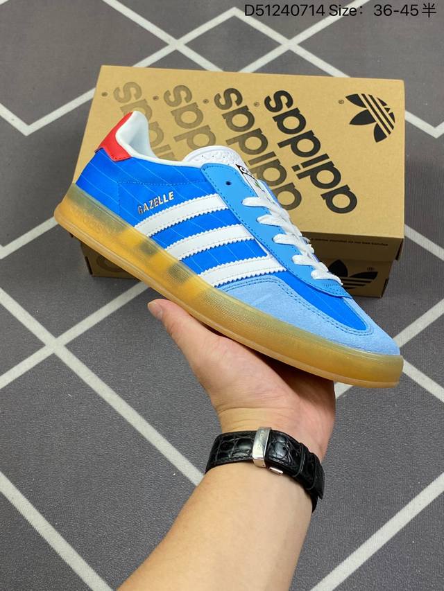 170 阿迪达斯 Adidas Originals Gazelle Indoor 复古三叶草防滑透明橡胶板鞋经典运动鞋。这款经典鞋,忠于原版设计,缀撞色三条纹和