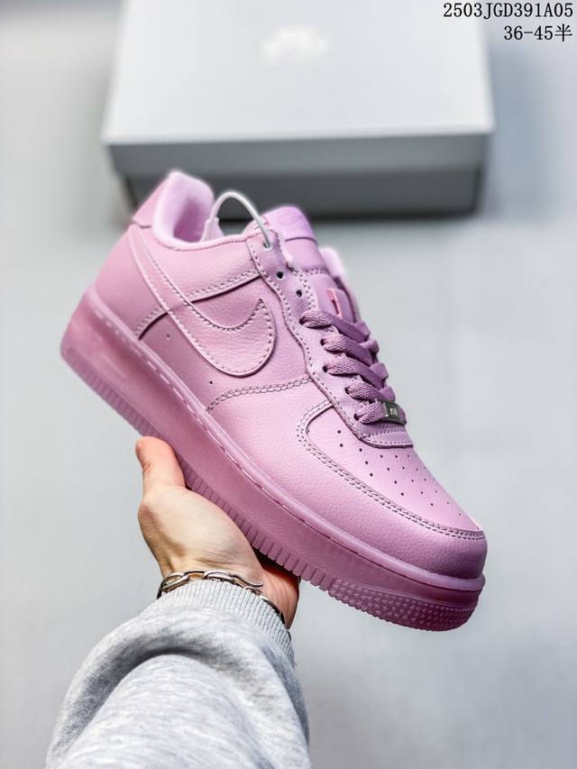 160 Nike Af1 耐克空军一号 Fa1系列透气孔设计 提供出众透气表现 泡棉鞋底搭载内嵌式 Air 缓震系统 无痕橡胶外底具备出色抓地力与耐穿性 鞋口衬