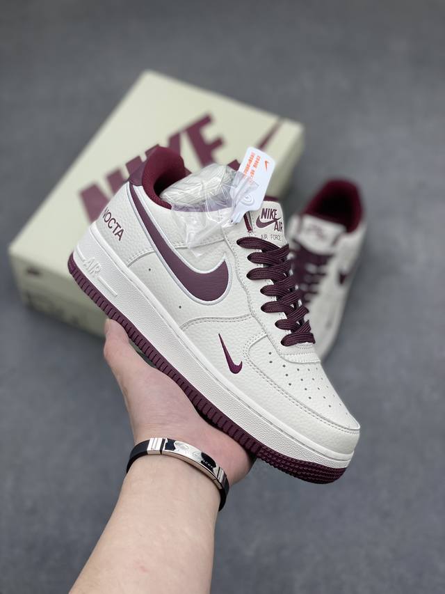 本地自取290 海外限量发售 公司级 Nocta×Nike Air Force 1 Low酒红 联名经典空军一号低帮休闲板鞋 原楦头原纸板 纯正空军版型 内置全