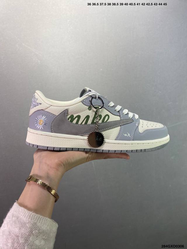 310 公司级Fragment X Air Jordan 1 小雏菊 此款设计灵感来源于轻定制，用符合美学逻辑的色彩作为设计的基石，整体简约而不简单，樱桃作为整