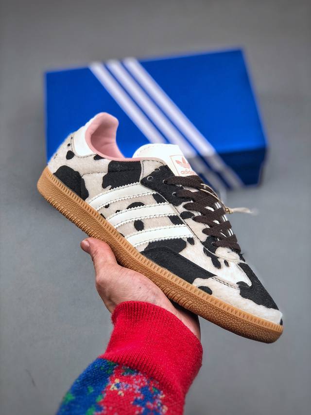 160 Adidas Originals Samba Og桑巴舞系列绅士德训足球风百搭低帮休闲运动板鞋“奶牛” 货号：Jr1256 尺码：35-45（半）