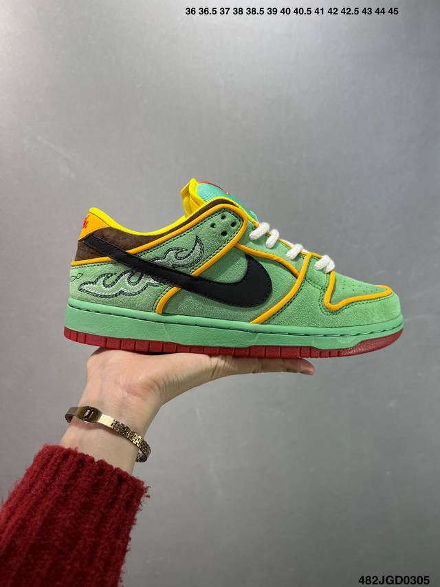 160 耐克Nike Sb Dunk Low 扣篮系列 复古低帮休闲运动滑板板鞋。采用脚感柔软舒适Zoomair气垫，有效吸收滑板等极限运动在落地时带来的冲击力