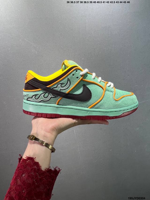 200 公司级耐克Nike Dunk Low 扣篮系列 复古低帮休闲运动滑板板鞋 采用脚感柔软舒适Zoomair气垫 有效吸收滑板等极限运动在落地时带来的冲击力