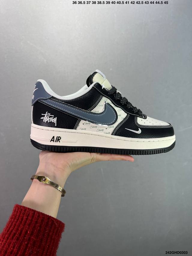 300 公司级Nike Air Force1 全新配色 #原楦头原纸板 打造纯正空军版型 #专注外贸渠道 全掌内置蜂窝气垫 #原盒配件 原厂中底钢印、拉帮完美