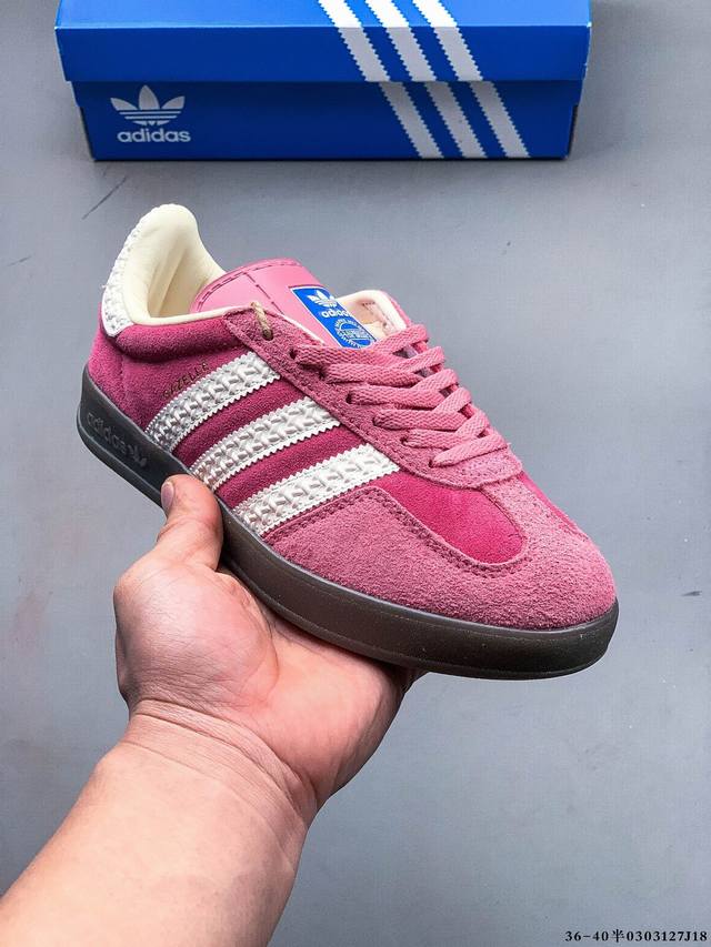 130 真标半码！阿迪达斯Adidas Gazelle 低帮复古百搭休闲运动板鞋 0303127J18 - 点击图像关闭