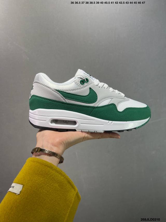 230 公司级耐克/Nike Air Max1 Sp混合科技 透气后掌半气垫慢跑鞋 兼具非凡优质外观和出色穿着体验！性能出众的一双透气鞋面后置半掌气垫运动鞋。货