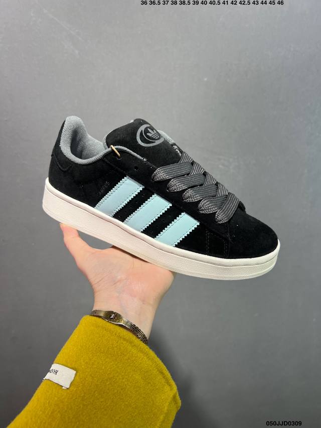 140 Adidas Originals Campus 00S 学院系列面包风经典复古低帮百搭休闲运动板鞋 鞋身采用绒面皮料搭配白色常规皮革 质感上还是延续了经