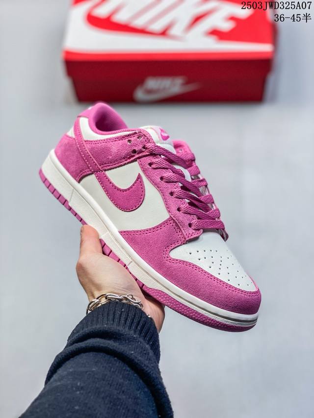 210 耐克Nike Sb Dunk Low Sb限定扣篮系列复古低帮休闲运动滑板板鞋。采用脚感柔软舒适Zoomair气垫，有效吸 收滑板等极限运动在落地时带来