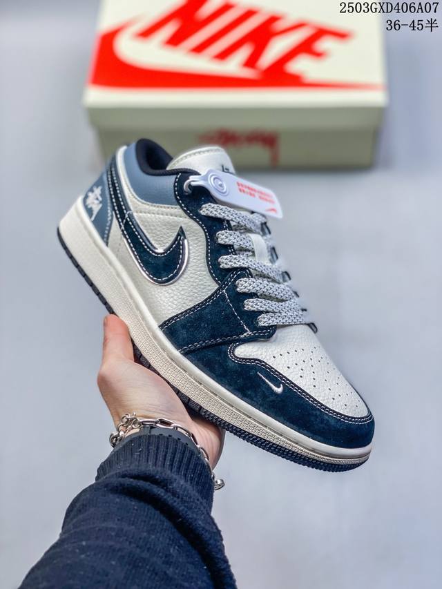 310 海外爆款限量发售！Nike Jordan Air Jordan 1“斯图西联名——黑灰蓝黑勾” 高端定制 低帮 复古 减震 防滑 耐磨 篮球鞋 定制鞋盒