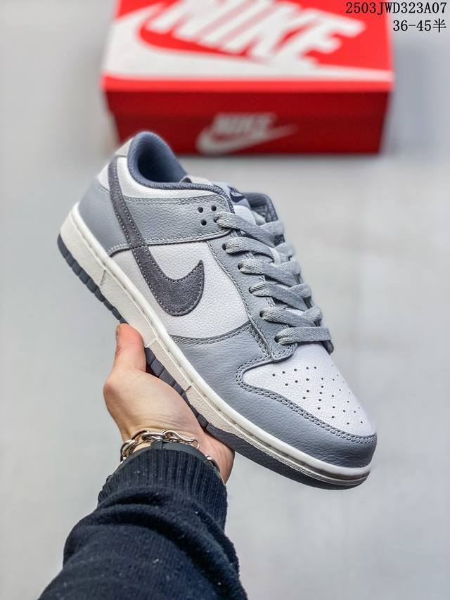 210 公司级带半码 Nike Dunk Low 此款鞋采用近几年比较流行的版型设计，外观时尚大气。鞋底采用耐磨的材质，穿上它，让您在平时生活和工作中都会感觉到