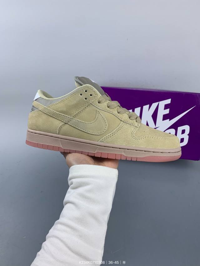 ：160 耐克Nike Sb Zoom Dunk Low 板鞋 系列经典百搭休闲运动板鞋加厚鞋舌的填充，使舒适性大大提升，同时也更方便穿脱中底部分则加入了脚感柔