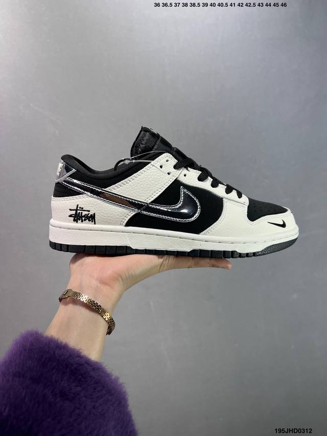 170 公司级Nike Dunk Reverse Panda 白黑色 此款以简约大方的造型设计，给人以随性休闲的时尚格调，穿着舒适轻便，运动灵活自如，满足日常个