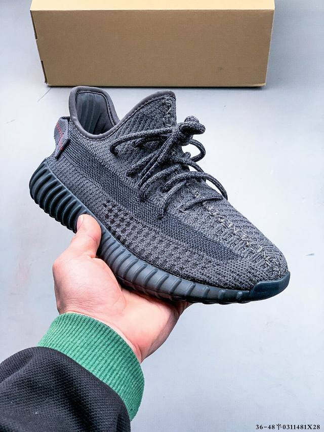 200 公司级真爆！阿迪达斯Adidas Yeezy Boost 350 V2 经典运动休闲鞋 0311481X28