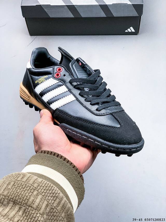 集图 160 Adidas Spezial Mundial Team足球鞋！这款 Mundial Team 足球战靴，以其独特的橡胶大底设计，赋予了无与伦比的抓