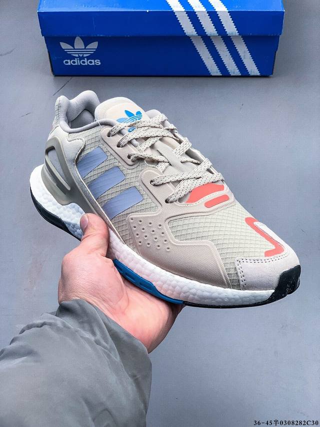 集图 210 阿迪达斯Adidas Day Jogger 昼行者系列#王嘉尔代言专属未来感Y2K美学。充满科技感的Zx Alkyne系列运动鞋与红色西装实现了前 - 点击图像关闭