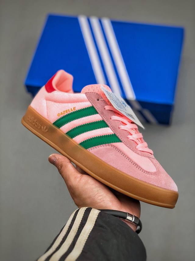 230支持放店 Adidas Gazelle Indoor Trainers 羚羊内训系列低帮复古百搭休闲运动德训风板鞋 Ji2713 90年代经典的复刻版！自 - 点击图像关闭