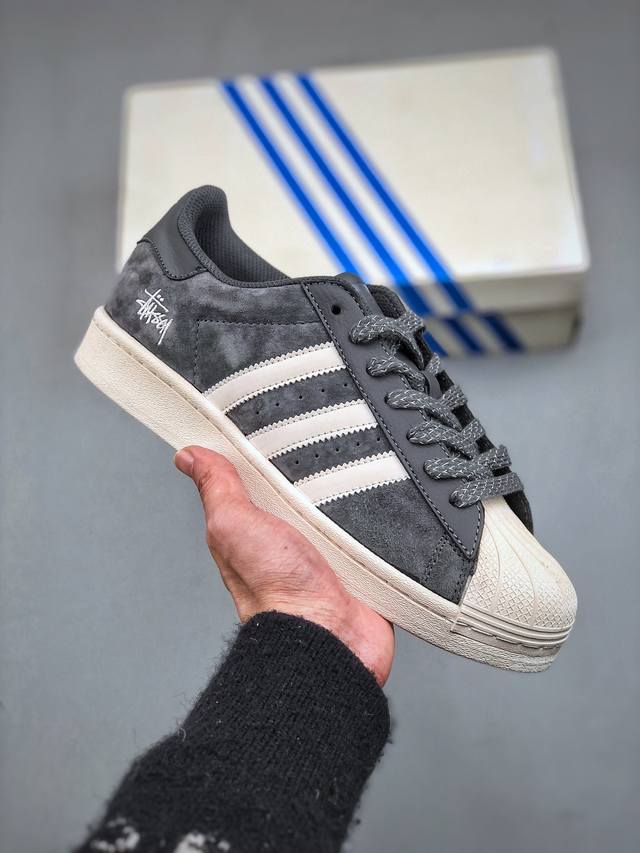 340支持放店 Adidas Originals Superstar 联名贝壳头 斯图西 休闲运动板鞋浮夸的日韩版面与鞋底 颜值爆棚 开学季不撞鞋采用全新头层拼 - 点击图像关闭