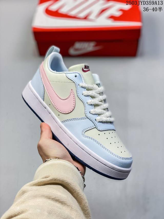 200 Nike Court Vision Low 百搭单品 受1980年代中期趋势的启发，Nikecourt Vision Low是一款融合了复古篮球风格的混