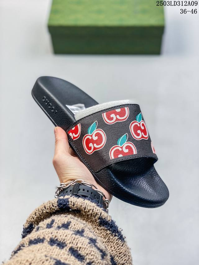 100 独家供货 公司级Gucci拖鞋系列 全新配色潮人必备，广东原厂！古驰 Gucci Leather Slide With Bow 沙滩皮革一字拖高奢拖鞋 - 点击图像关闭