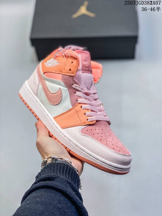 160 真标耐克女款运动板鞋 Nike Air Jordan 1 Retro High Og 乔丹一代Aj1 乔1 Aj1 篮球鞋复刻运动鞋。皮面高帮板鞋的设计