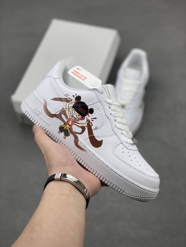 超级福利 核心特价100 长期补货 耐克Nike Air Force 1 Low 空军一号 Af1 低帮百搭休闲运动板鞋。柔软、弹性十足的缓震性能和出色的中底