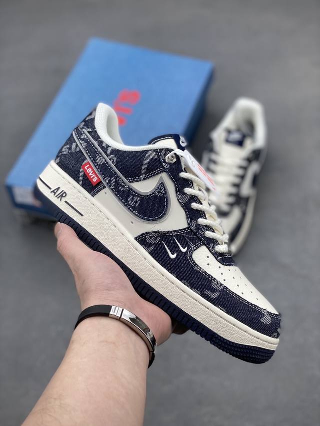 本地自取260 海外限量发售！公司级Nike Air Force 1 '07 Low “李维斯联名——深蓝牛仔”空军一号 低帮 运动鞋 休闲鞋 折边针车 工艺难