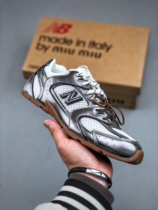 200 Miumiu X New Balance 530系列 意大利奢侈品牌/缪缪联名款低帮经典复古休闲运动慢跑鞋 #鞋款采用解构和轻盈的设计，彷旧的布料包覆着