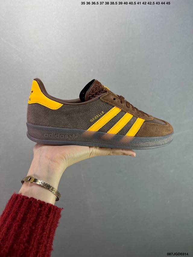 160 Ad Gazelle Indoor Trainers 羚羊内训系列低帮复古百搭休闲运动德训风板鞋 Ji2588 90年代经典的复刻版！自60年代以足球训