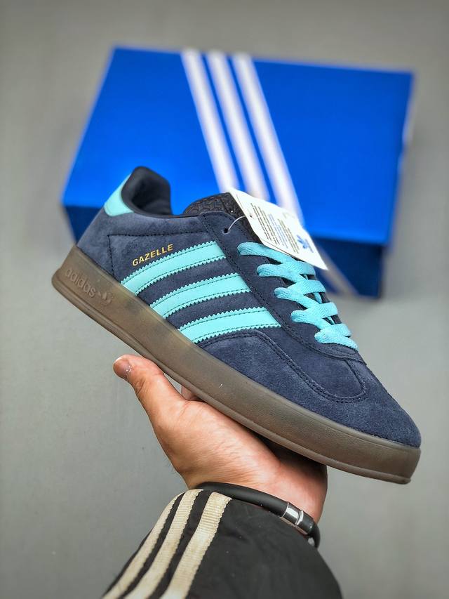 160 Ad Gazelle Indoor Trainers 羚羊内训系列低帮复古百搭休闲运动德训风板鞋 Ji2587 90年代经典的复刻版！自60年代以足球训