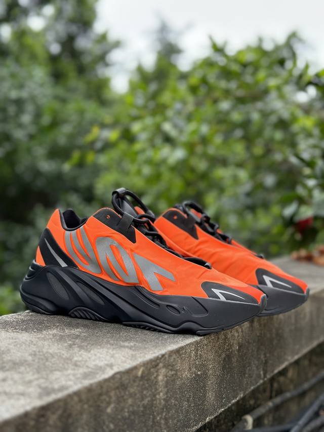 纯原 阿迪yeezy 700 Mnvn 3M反光 侃爷椰子700潮流复古老爹鞋 黑橙 大底巴斯夫 纯原品质 编码 Fy3258 Size 36 48