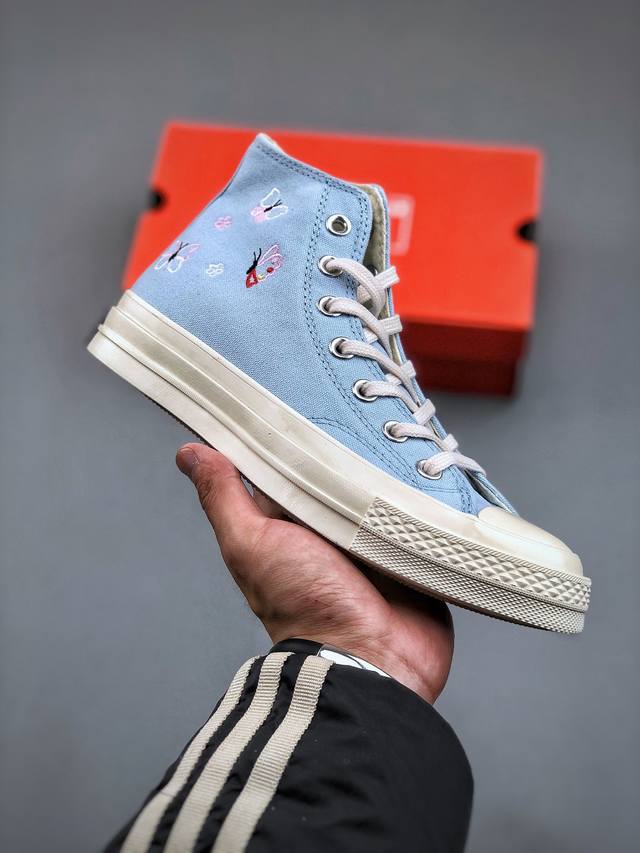 Converse Chuck 1970S 蝴蝶刺绣 匡威官方 浅蓝色休闲帆布鞋 鞋面内外侧均印有翩翩起舞的蝴蝶刺绣 超好看的夏季新品 很有夏天的味道 尺码 35