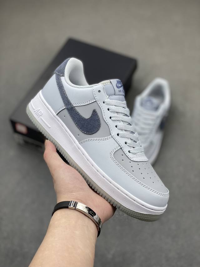 Air Force 1 '07 Low 原楦头原纸板 打造纯正空军版型 #专注外贸渠道 全掌内置蜂窝气垫 #原盒配件 原厂中底钢印 拉帮完美 官方同步上架 货号