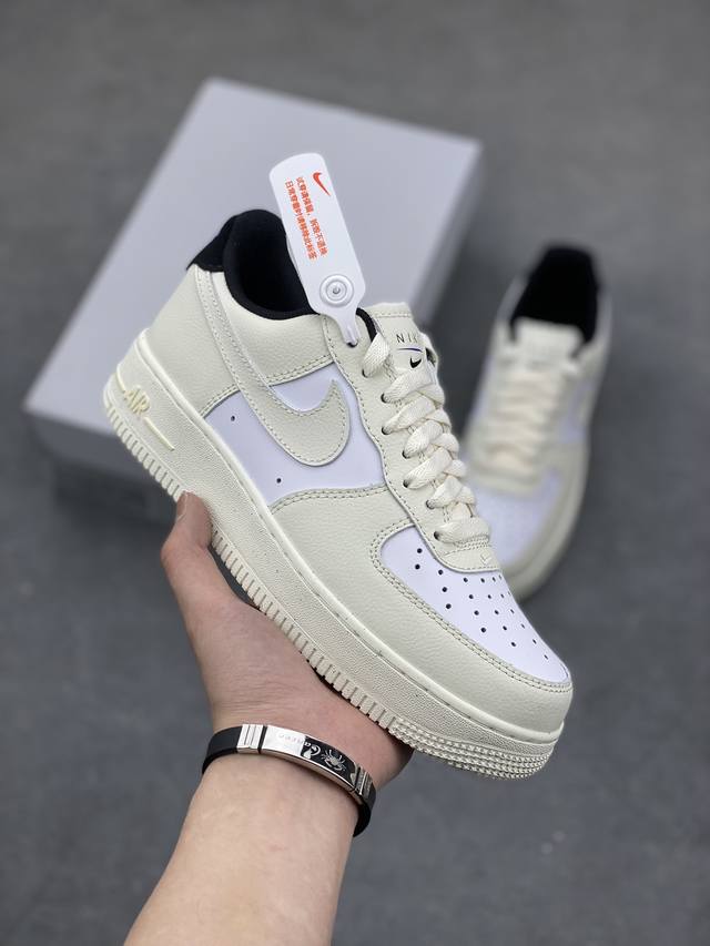 套现 版本 耐克 Nike Air Force 1 '07空军一号经典篮球鞋休闲运动鞋 穿上 Air Force 1 '07 运动鞋革新经典篮球鞋 助你踢踩跳跺