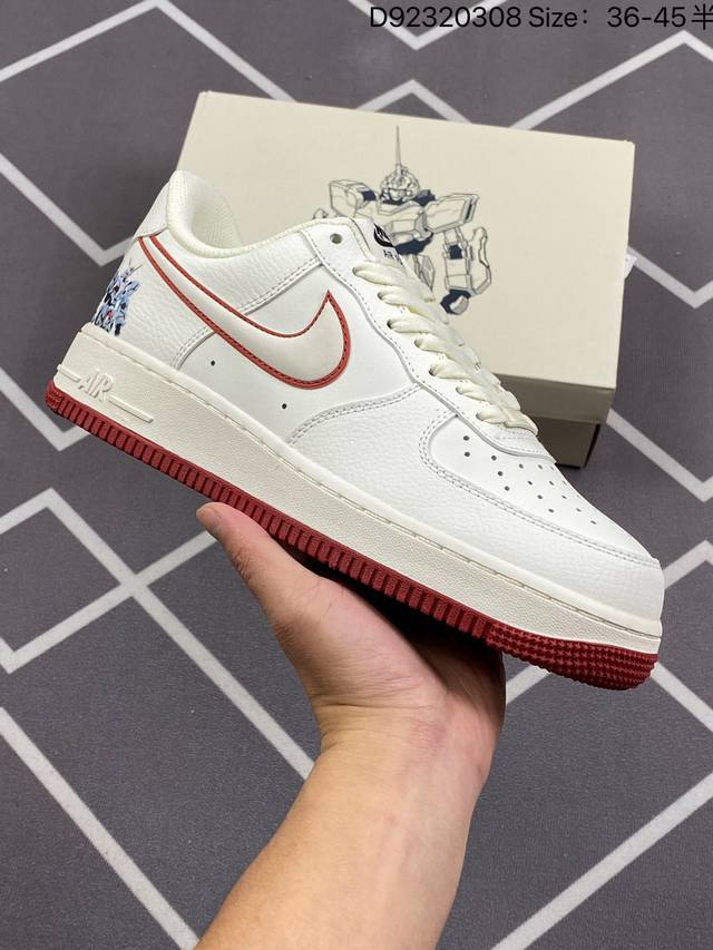 公司级耐克nike Air Force 1 Low 空军一号低帮百搭休闲运动板鞋 柔软 弹性十足的缓震性能和出色的中底设计 横跨复古与现代的外型结合 造就出风靡