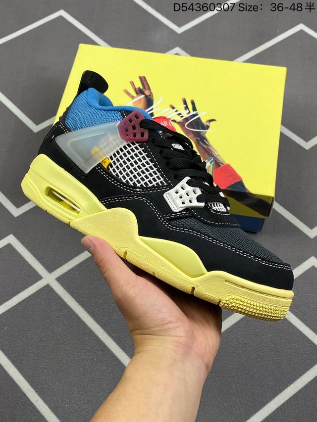 Union X Air Jordan 4 Retro Sp Off Noir 联盟骑士 Aj4 乔丹4代 Aj4 乔4 黑水饺 乔丹篮球鞋系列 鞋身以大面积的黑