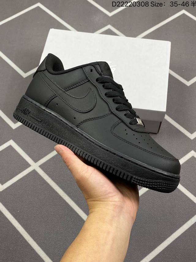 耐克nike Air Force 1 Low 空军一号低帮百搭休闲运动板鞋 柔软 弹性十足的缓震性能和出色的中底设计 横跨复古与现代的外型结合 造就出风靡全球三