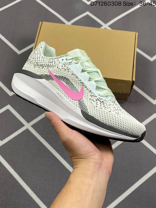 Nike Air Zoom Winflo 11 网透面气 训跑练步鞋 该鞋款采用改良版网眼布和增加泡棉设计 专为驾驭耐力跑而设计 出色的缓震性能可助力你心无旁骛