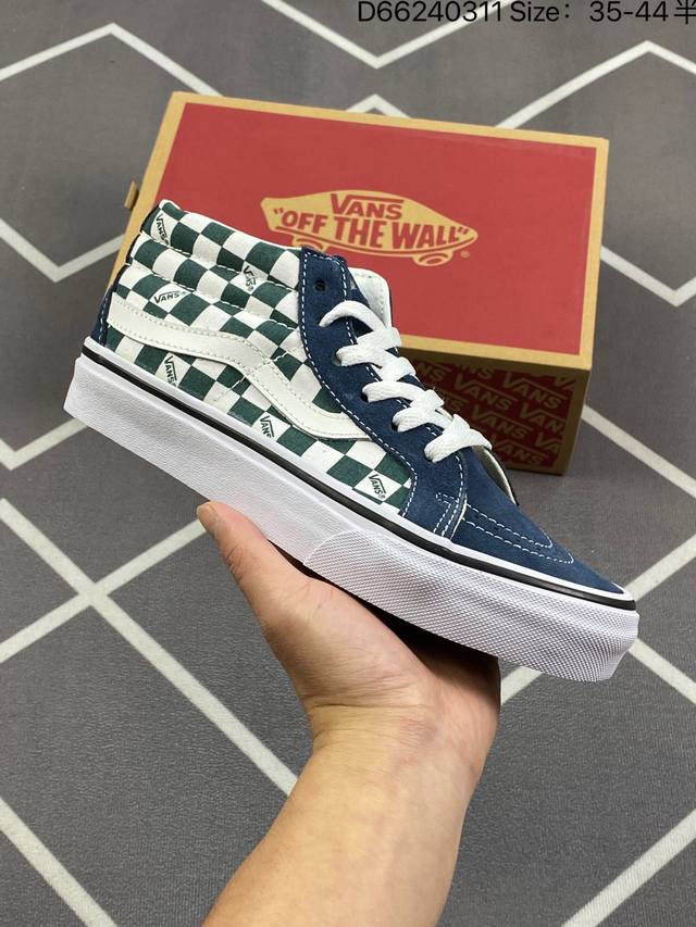 公司级万斯vans Sk8-Mid 蓝白棋盘格 令人欲罢不能的棋盘格 不允许你没有 经典棋盘格 百看不腻 这个冬季vans邀请你来一起下棋 Size 35 36