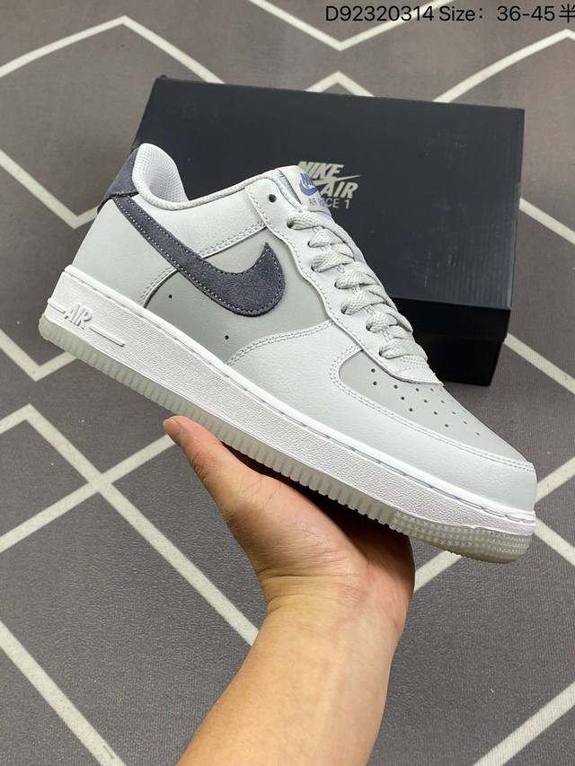 公司级耐克nike Air Force 1 Low 空军一号低帮百搭休闲运动板鞋 柔软 弹性十足的缓震性能和出色的中底设计 横跨复古与现代的外型结合 造就出风靡