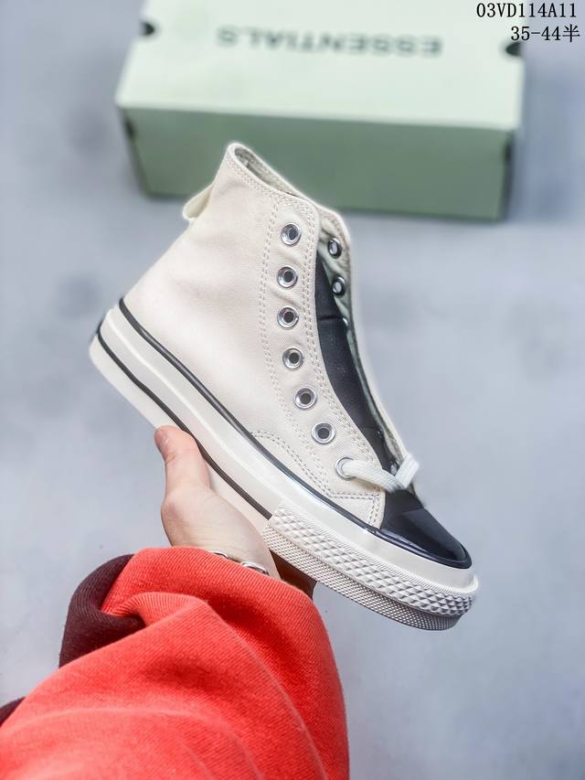 Vans Sk8 Hi Og 万斯 黑色麂皮 硫化高邦板鞋 秋季以来 Vans官方持续发布多个麂皮系列配色 黑色便是其中翘楚 吸引众多爱好者目光 全鞋采用麂皮材