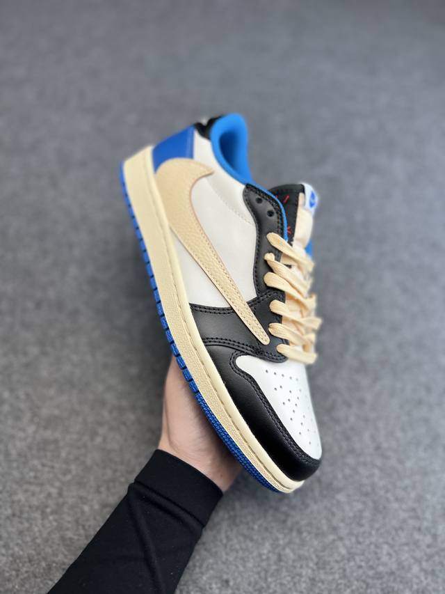 福利特价 原价市场 版本 Travis Scott X Fragment X Air Jordan 1 Low Military Blue 闪电倒勾低帮 整鞋以