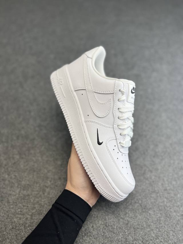 Air Force 1 07 Low 全白 小黑勾 原楦头原纸板 打造纯正空军版型 #专注外贸渠道 全掌内置蜂窝气垫 #原盒配件 原厂中底钢印 拉帮完美 官方同