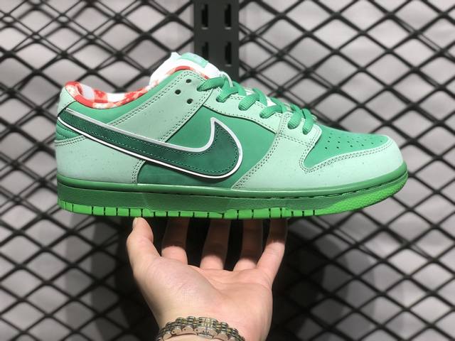 Nike Dunk 全套原楦原模倾力打造完美版型 独家原厂航空铝磨具打磨大底 鞋头坡度极致还原 无解鞋型 原盒原配 圈内天花板工艺 原厂冲刀 超高清洁度 全鞋零